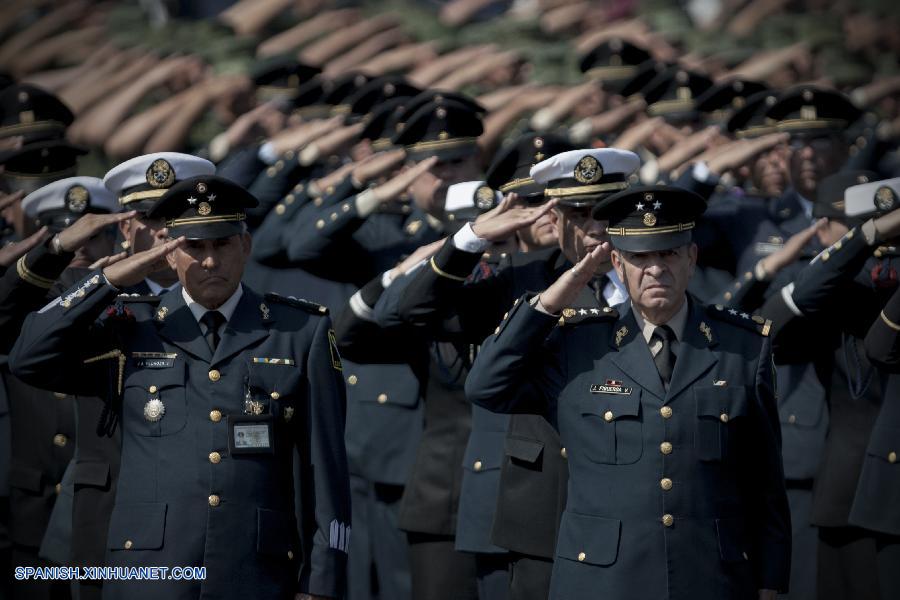 Presidente de México reconoce labor de Fuerzas Armadas