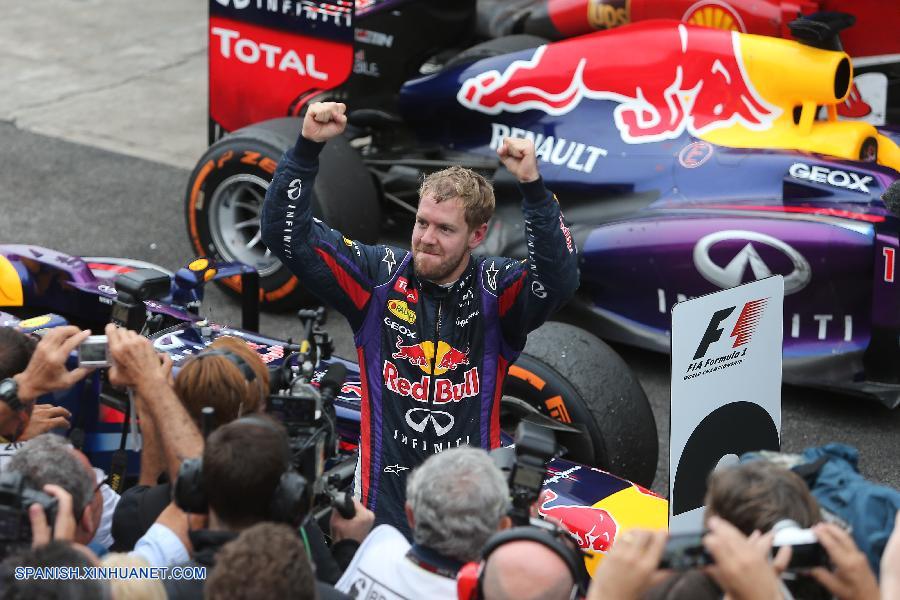 CRONICA: Tetracampeón Vettel iguala récords de Schumacher y Ascari al ganar GP Brasil