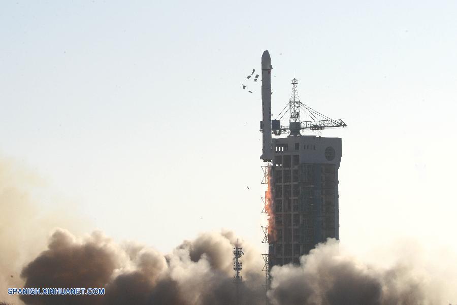 China lanza satélite experimental con éxito