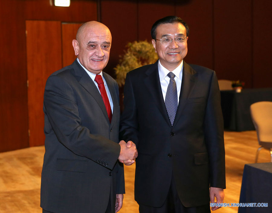 PM chino se reúne con líderes de países de Europa Central y Oriental