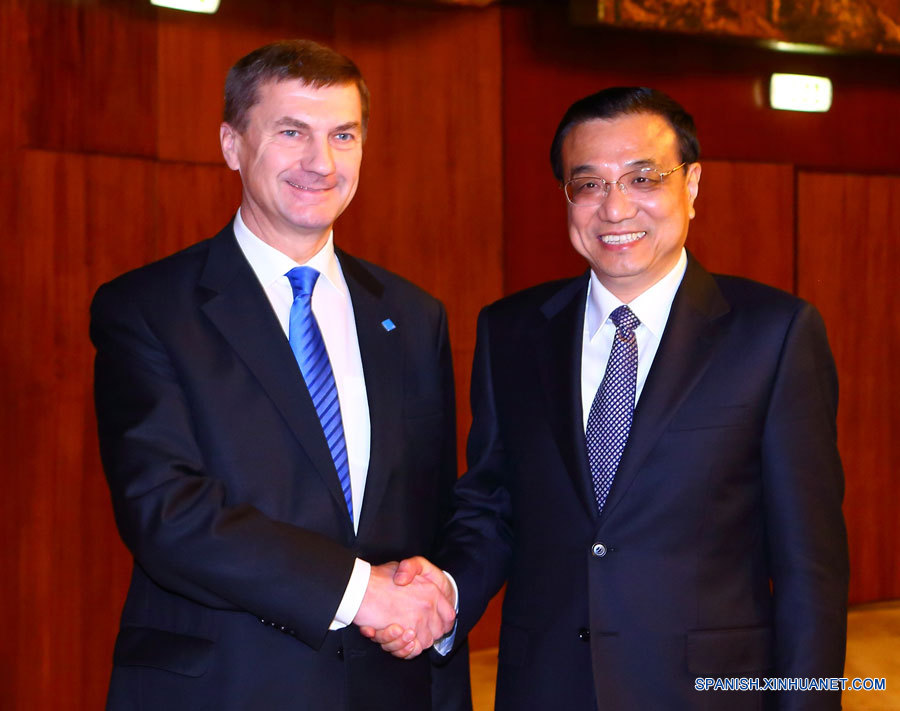 PM chino se reúne con líderes de países de Europa Central y Oriental