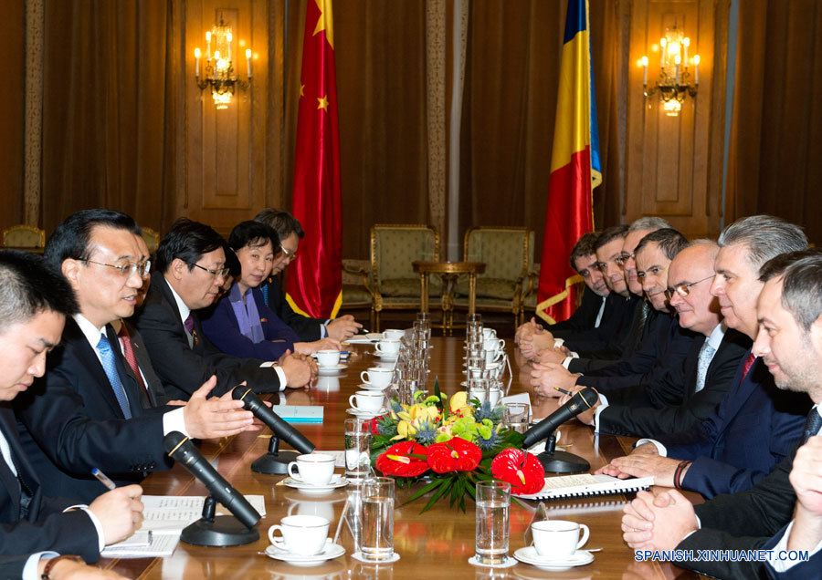 PM chino pide estrechos intercambios parlamentarios entre China y Rumania