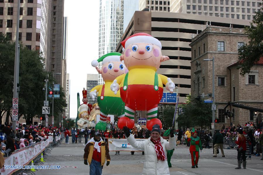 Inicia desfile del Día de Acción de Gracias en Houston