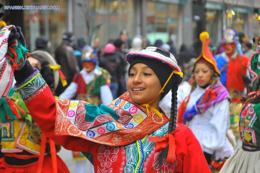 Con festejos, desfiles y alegría avanza la celebración del Día de Acción de Gracias en Chicago