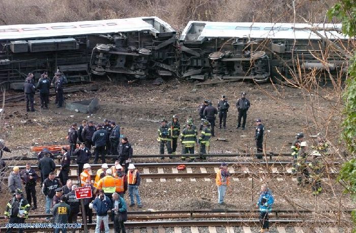 Descarrilamiento de tren en NY deja al menos 4 muertos y 63 heridos