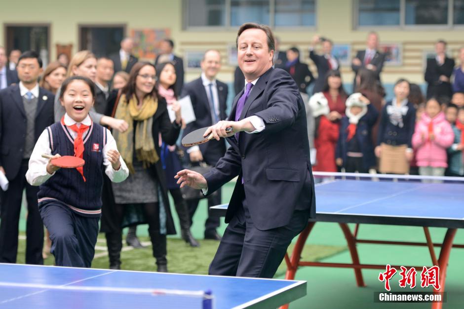 Primer ministro británico desea más inversión de empresas chinas
