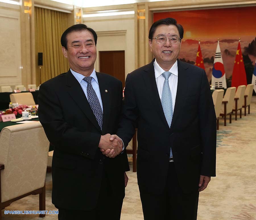 China: Máximo legislador conversa con presidente parlamentario de República de Corea