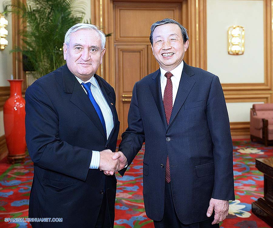 Vicepremier chino se reúne con ex primer ministro francés en Beijing