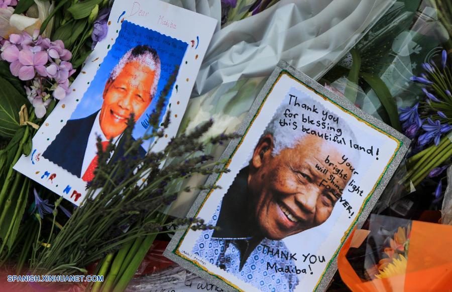 Enfoque de Africa: Muerte de Mandela sin afectación sobre futuro político de Sudáfrica