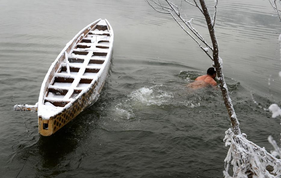 Nadadores celestiales en Jilin a una temperatura de -10 grados (2)