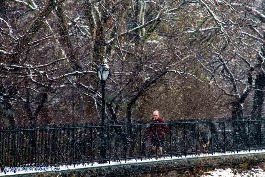 Nieve cubre gran parte de costa este de EEUU