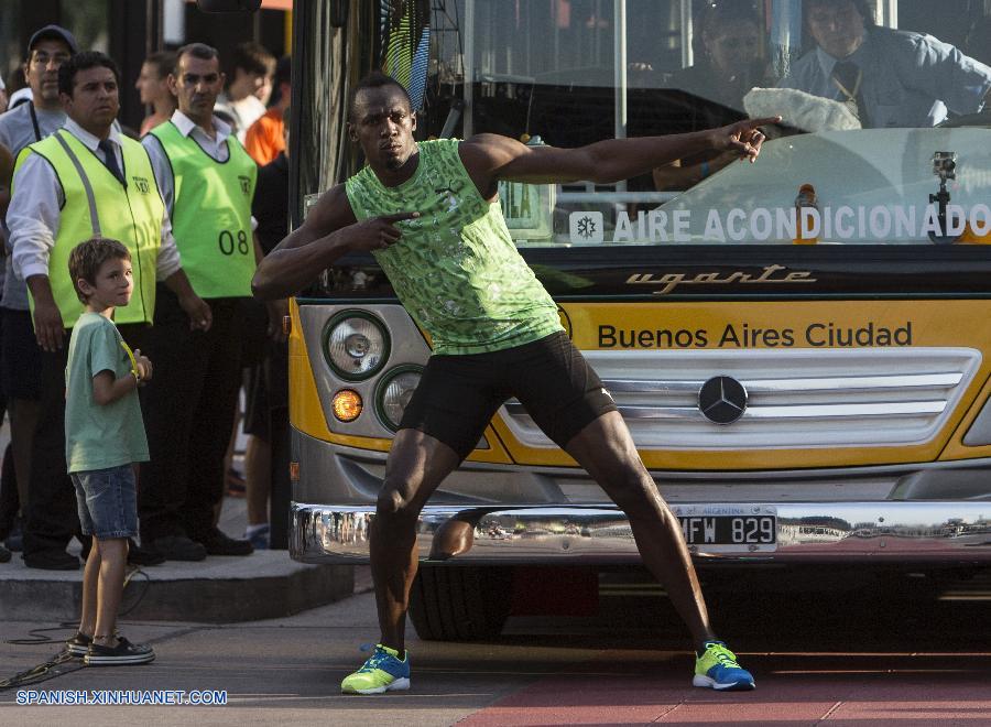 Argentina: Usain Bolt vence en carrera a un autobús en Buenos Aires