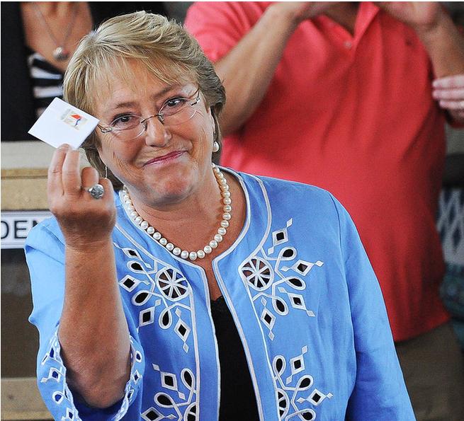 Bachelet se impone con 62,65% de votos en primer cómputo de elecciones