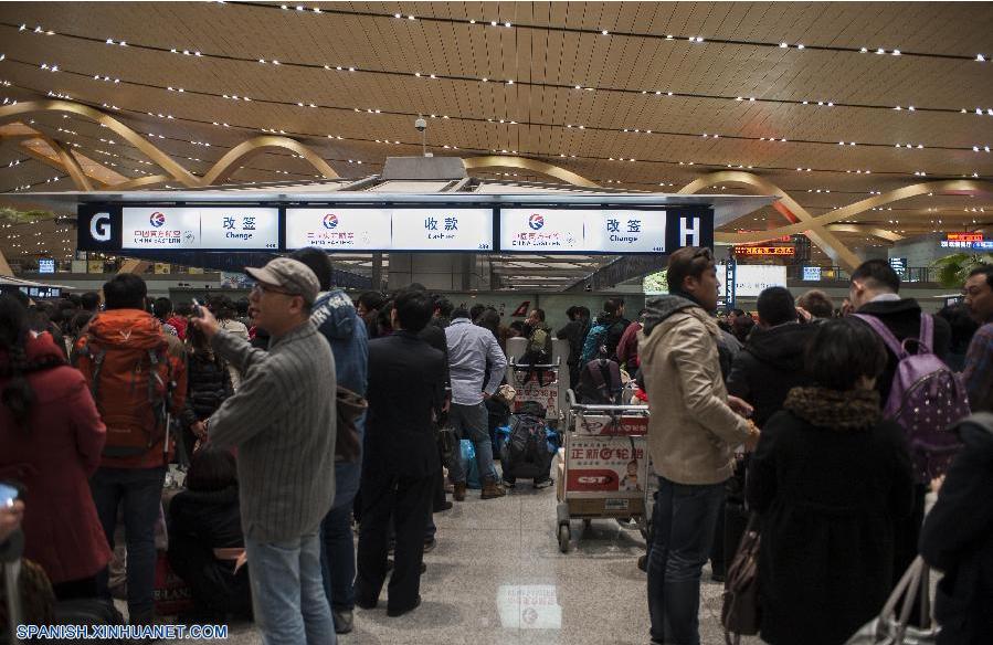 Aeropuerto de ciudad suroccidental de Kunming cerrado por tiempo helado (2)