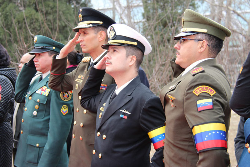 Embajadores de países bolivarianos rinden tributo al Padre de la Patria Simón Bolívar en Pekín 4