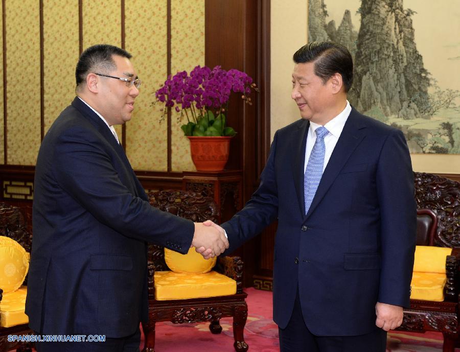 Xi Jinping se reúne con jefe ejecutivo de Macao