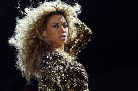 Beyonce logra colocar sus primeros cinco discos en el primero puesto