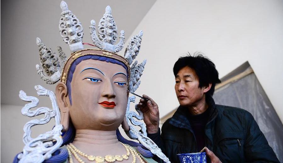 Florece la industria del arte Regong en la región tibetana de Qinghai (2)