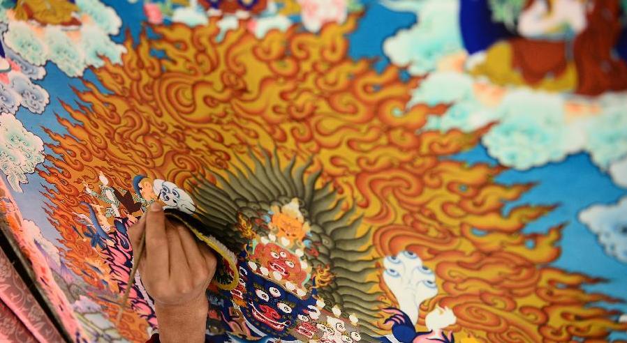 Florece la industria del arte Regong en la región tibetana de Qinghai (3)