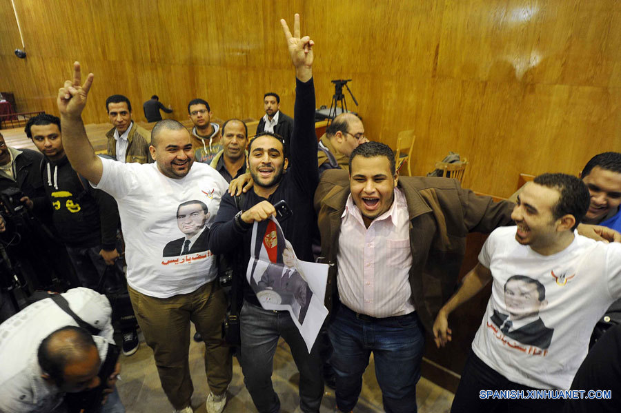 Tribunal egipcio absuelve de corrupción a primer ministro de era Mubarak