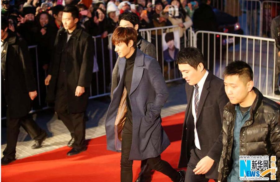 Lee Min Ho asiste a un evento en China (3)