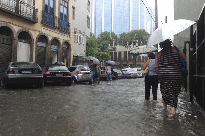 Sube a ocho número de muertos por fuertes lluvias en Brasil