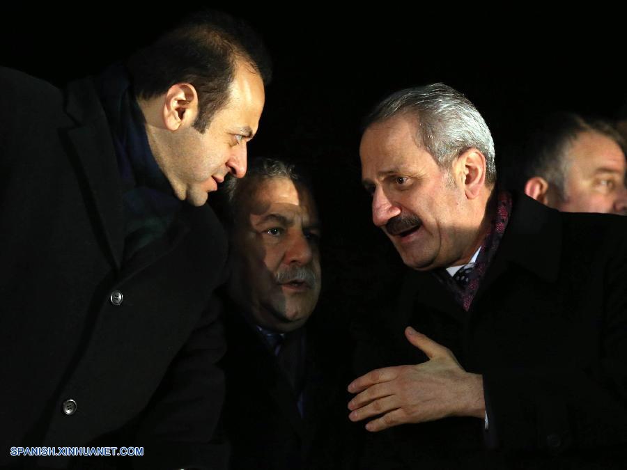 Dos ministros turcos dimiten por investigación de sobornos