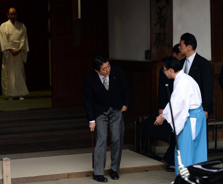 Primer ministro japonés visita santuario Yasukuni, pese a oposición de países vecinos