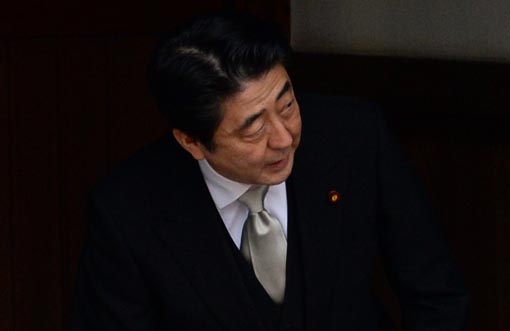 Partidos políticos japoneses critican visita de Abe a santuario Yasukuni