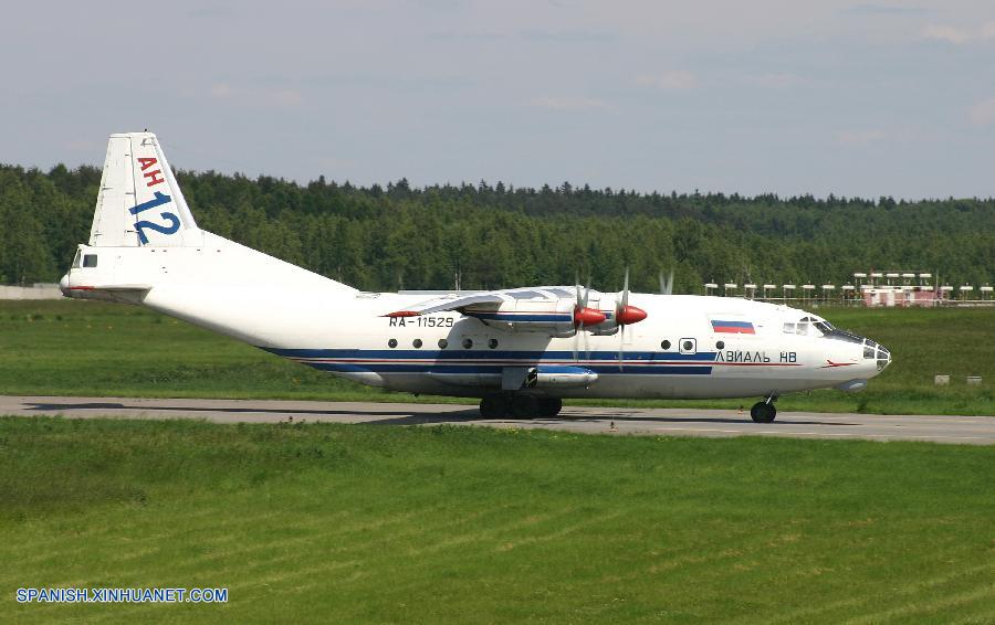 Mueren 9 personas al estrellarse avión de carga en Rusia