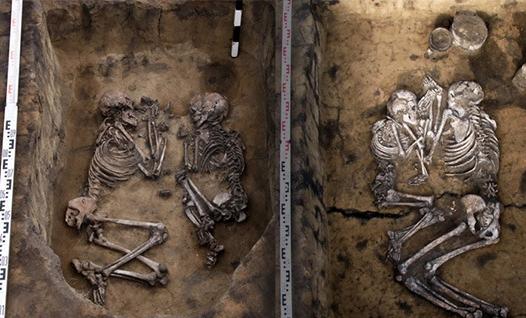 Científicos tratan de revelar el secreto de las parejas enterradas en un 'abrazo de amor eterno'