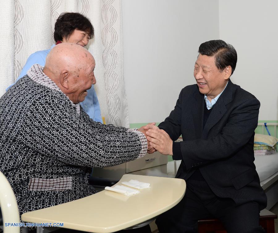 Presidente chino extiende saludos cordiales a ancianos y personal de primera línea 