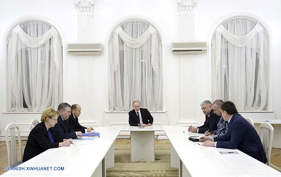 Putin visita a víctimas de ataques con bomba de Volgogrado