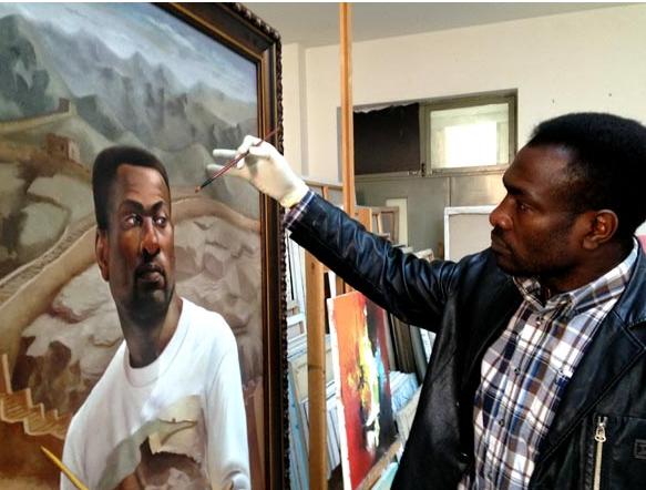 Artista congoleño fusiona naciones con el pincel