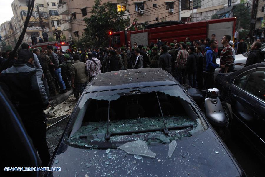 Crece a 6 cifra de muertes por coche bomba en capital libanesa