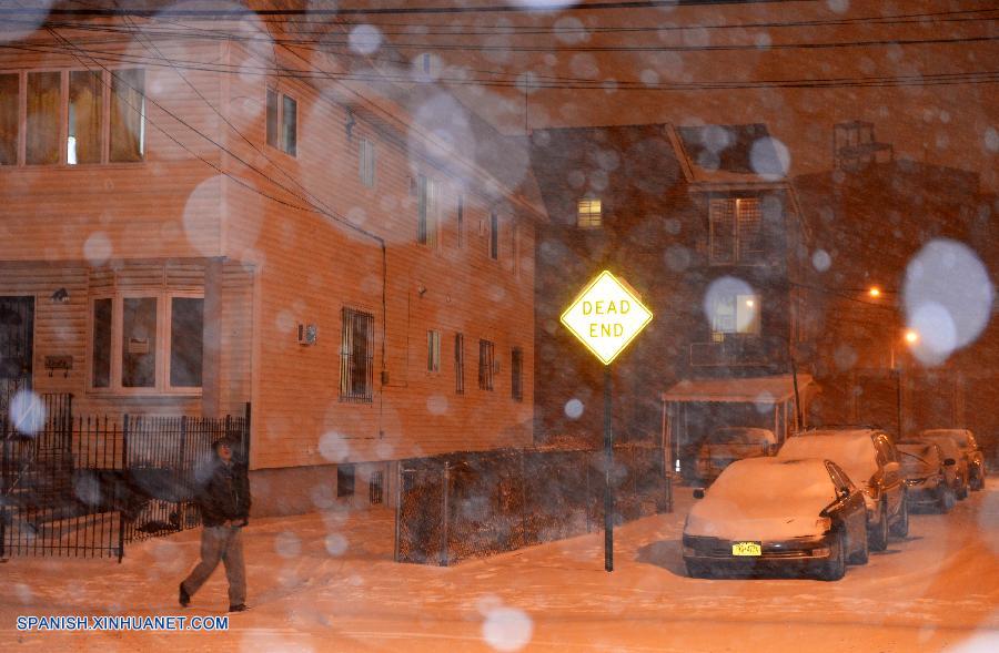 Nueva York declara estado de emergencia antes de tormenta invernal