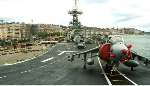La Armada española da de baja el 25% de sus cazas Harrier por los recortes