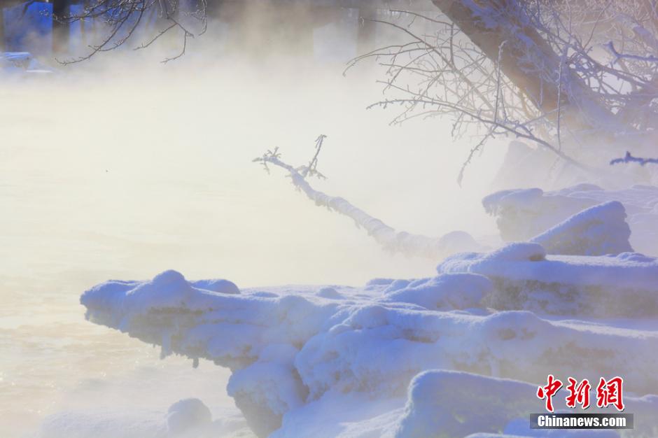 Paisaje invernal del río Haba de Xinjiang