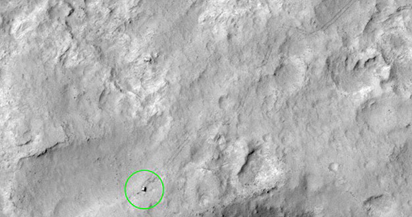 La NASA fotografía a Curiosity sobre Marte