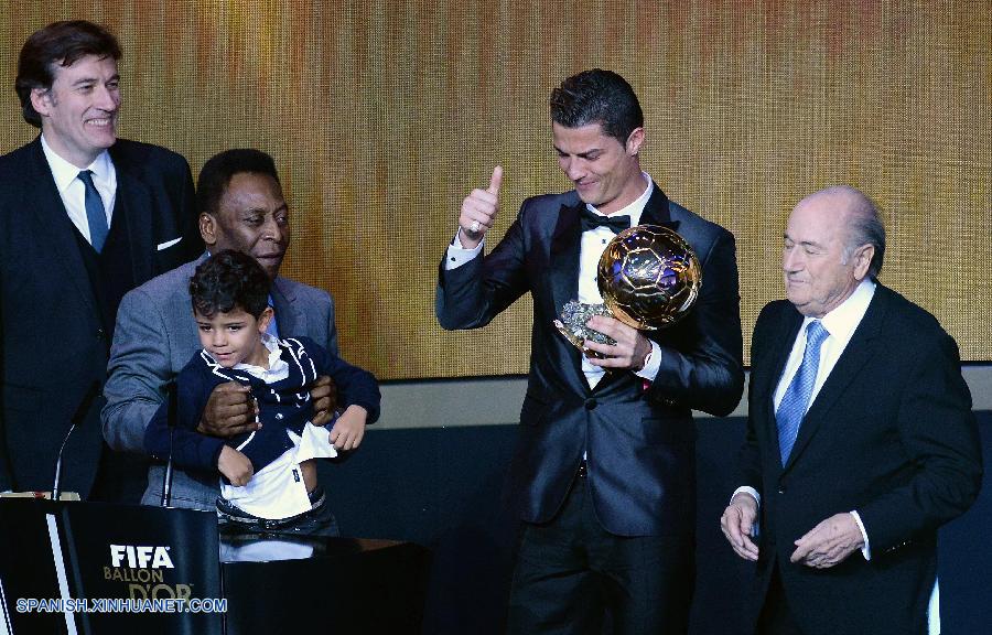 Fútbol: Aplaude España entrega de Balón de Oro a Ronaldo