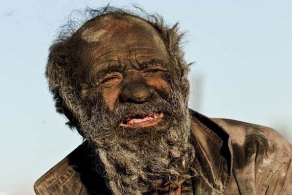 un iraní lleva 60 años sin bañarse