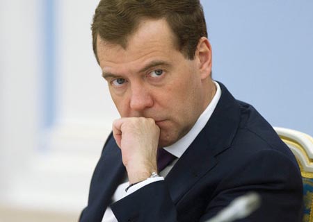 Medvedev: Economía rusa, estable a pesar de inquietud por desaceleración