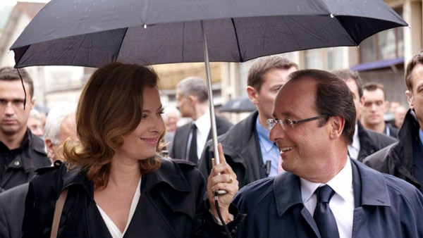 Los médicos prohíben al presidente Hollande visitar a su mujer Valérie Trierweiler en el hospital