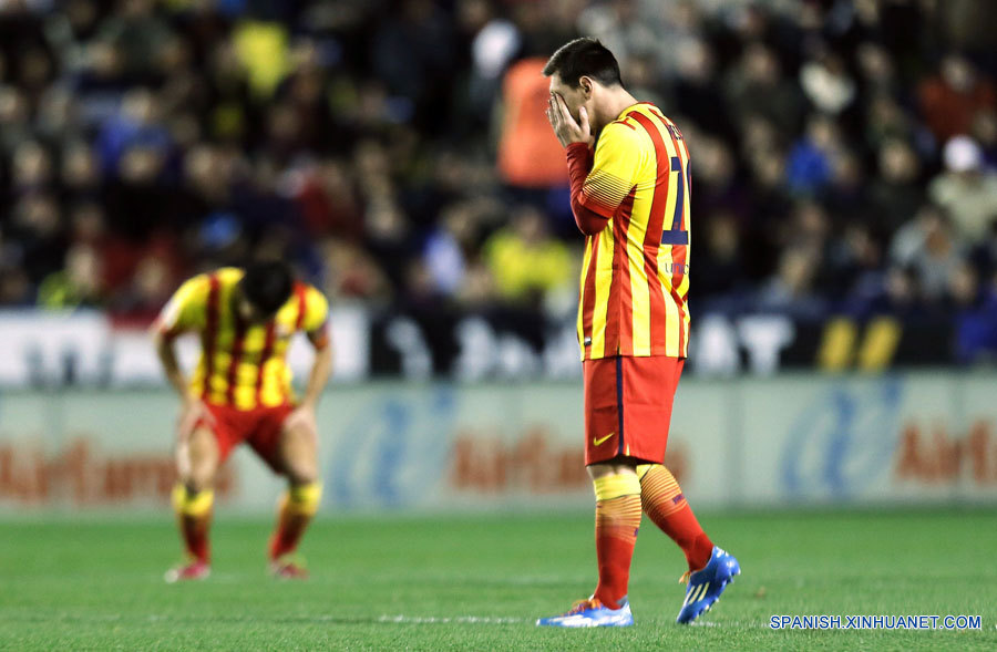 Fútbol: Barcelona arriesga liderato al empatar 1-1 con Levante  4
