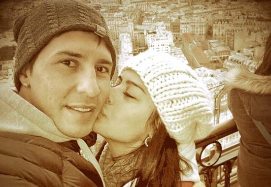 Diosa de pechos Larissa Riquelme se casará con el futbolista argentino Jonathan Fabbro