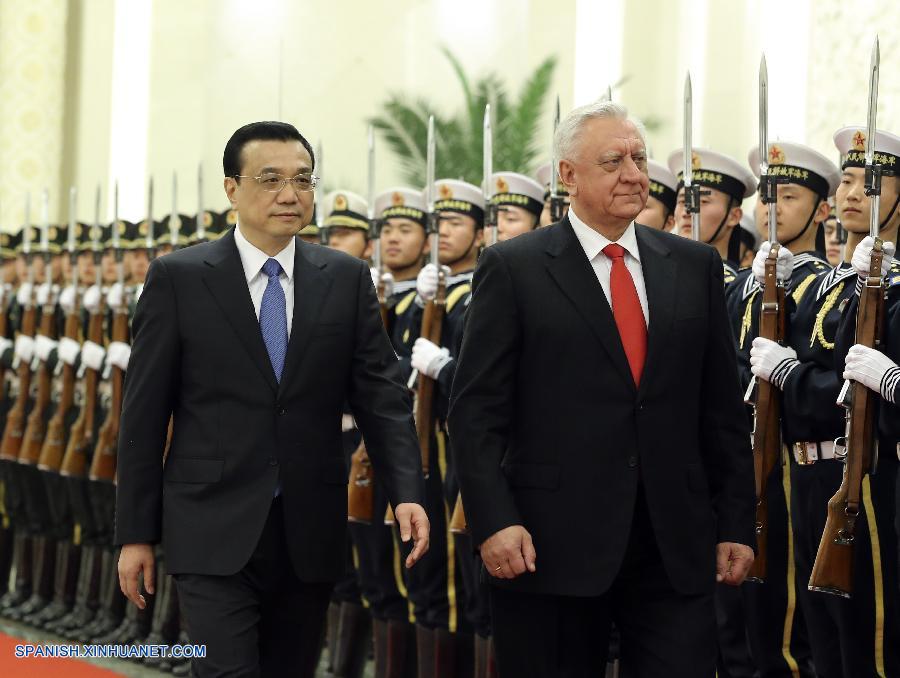 Primer ministro chino pide fortalecer cooperación con Bielorrusia