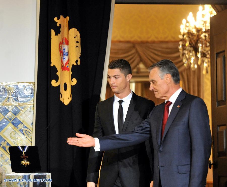 Fútbol: Gobierno portugués condecora a Cristiano Ronaldo  10