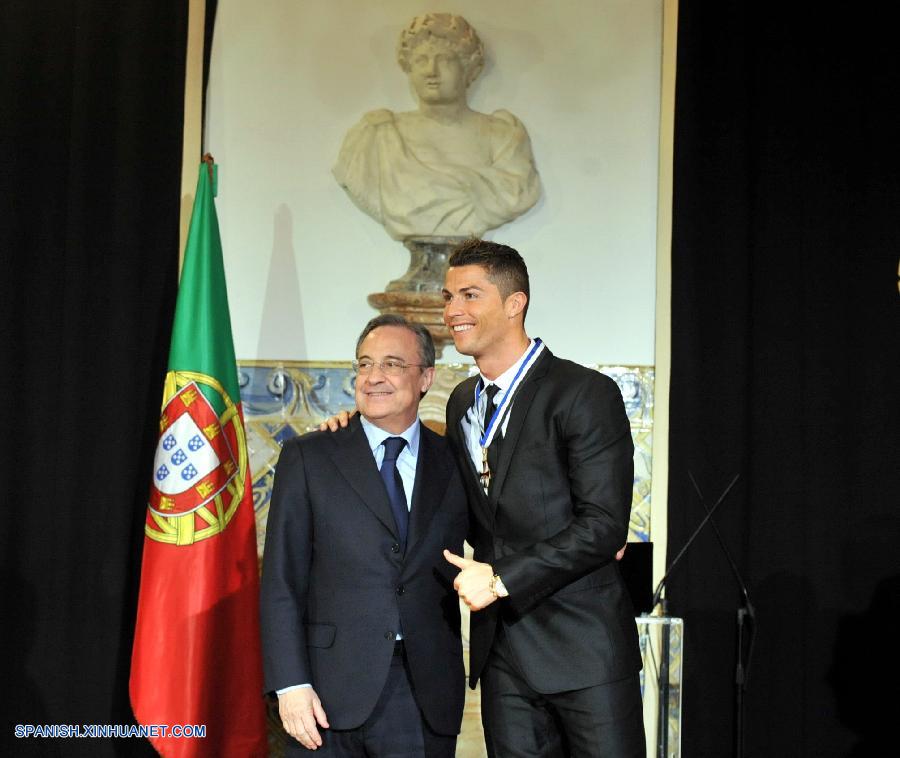 Fútbol: Gobierno portugués condecora a Cristiano Ronaldo  7