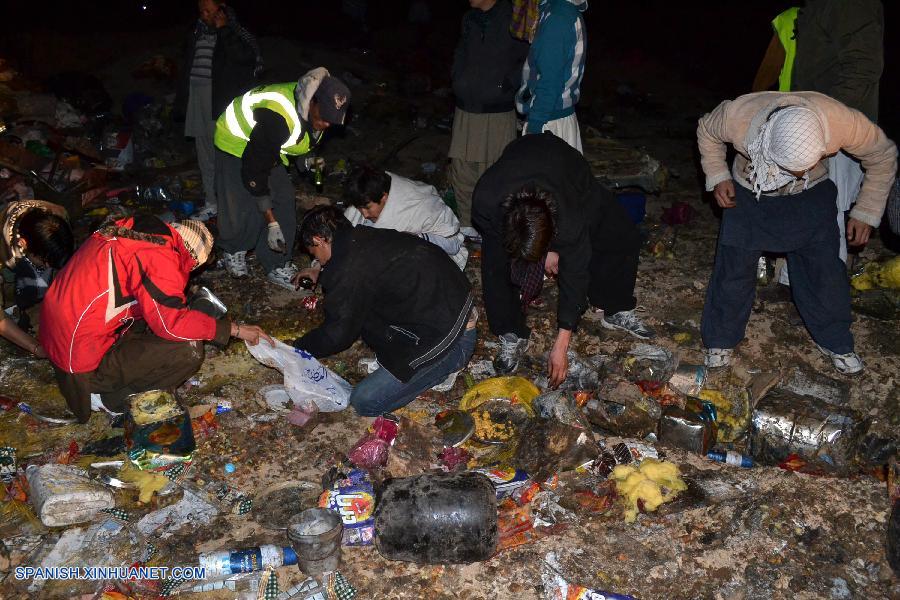 Atentado suicida contra autobús deja 18 muertos y 22 heridos en Pakistán  (2)