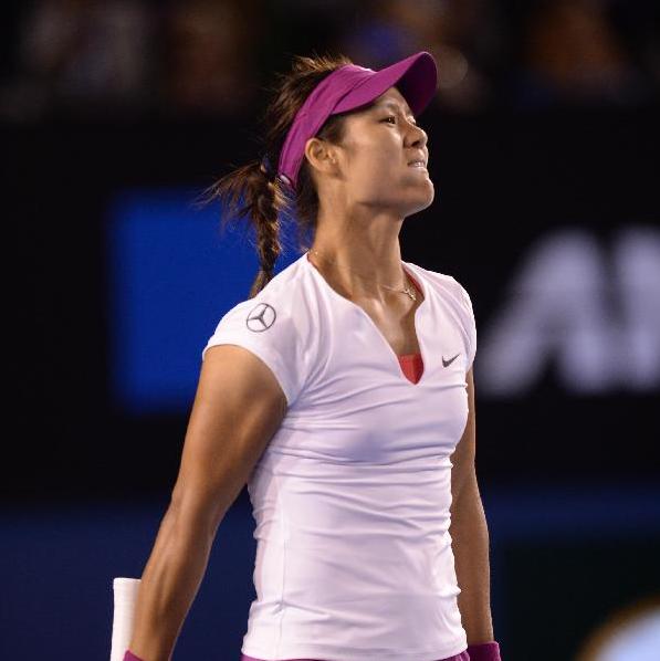 Li Na derrota a Cibulkova y logra por fin su sueño australiano (7)